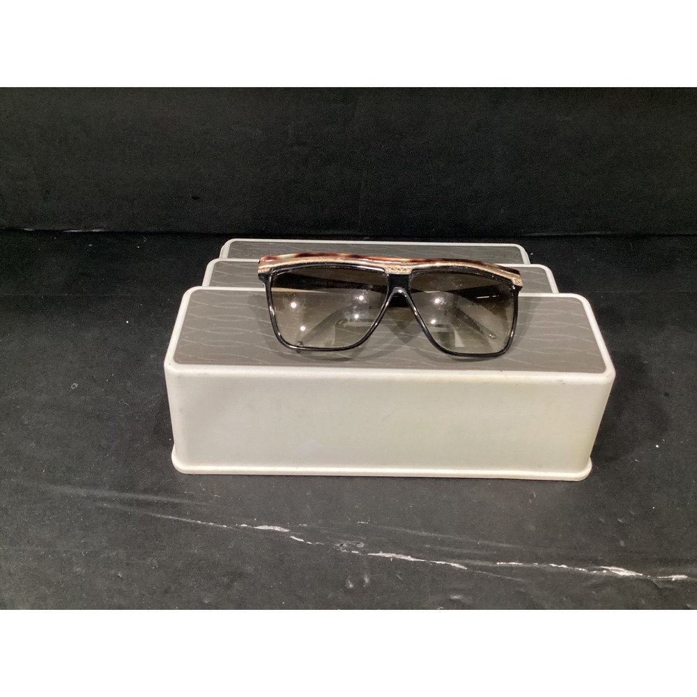 Vintage Laura Biagiotti Oversized Sunglasses Black Gold Tortoise Frame 42/S